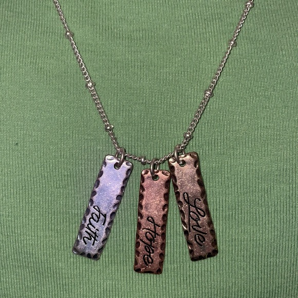 Three Vertical Bar Stamped Necklace. - Picture 1 of 4